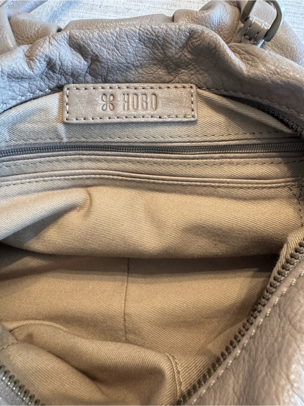 HOBO International Darling Leather Slouchy Satchel Bag Taupe Top Handle - Picture 12 of 13